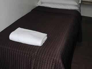 Leoni Di Giada - Close To Station 3* Rom